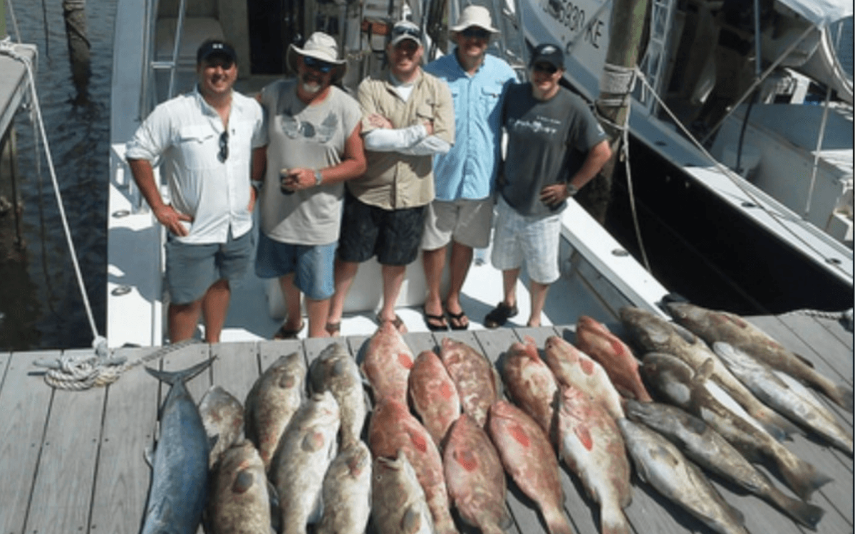 12 HR Offshore Charter- "Trophy Chasin"